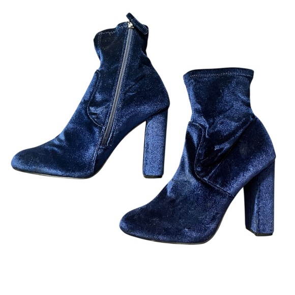 Steve Madden Gaze Blue Velvet Sock Booties Size 8.5 - Picture 3 of 6